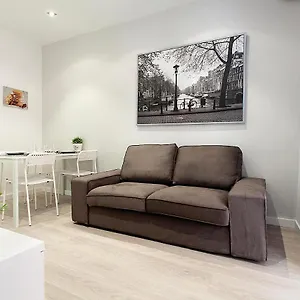 Miquel Angel - In Sants Large Community Terrace Apartamento
