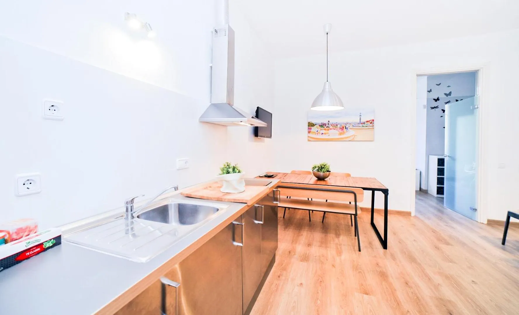 Central Apartment In Sant Antoni Barcelona