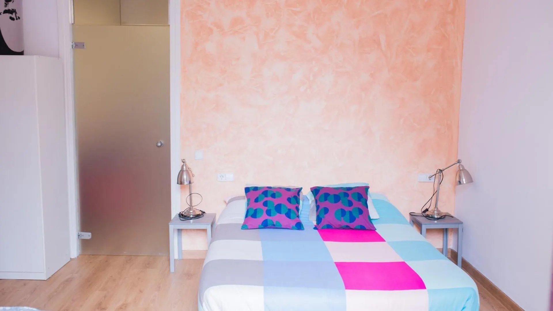 Central Apartment In Sant Antoni Barcelona 0*,