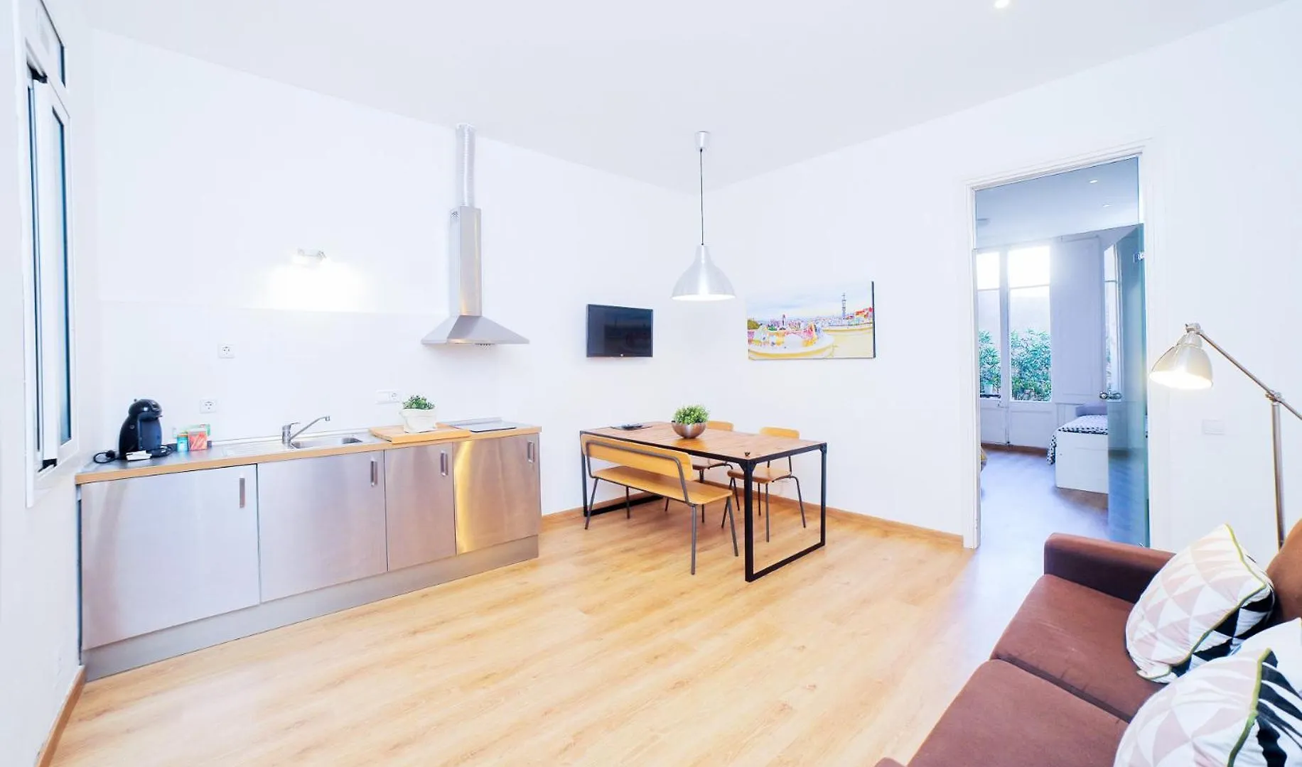 Central Apartment In Sant Antoni Barcelona